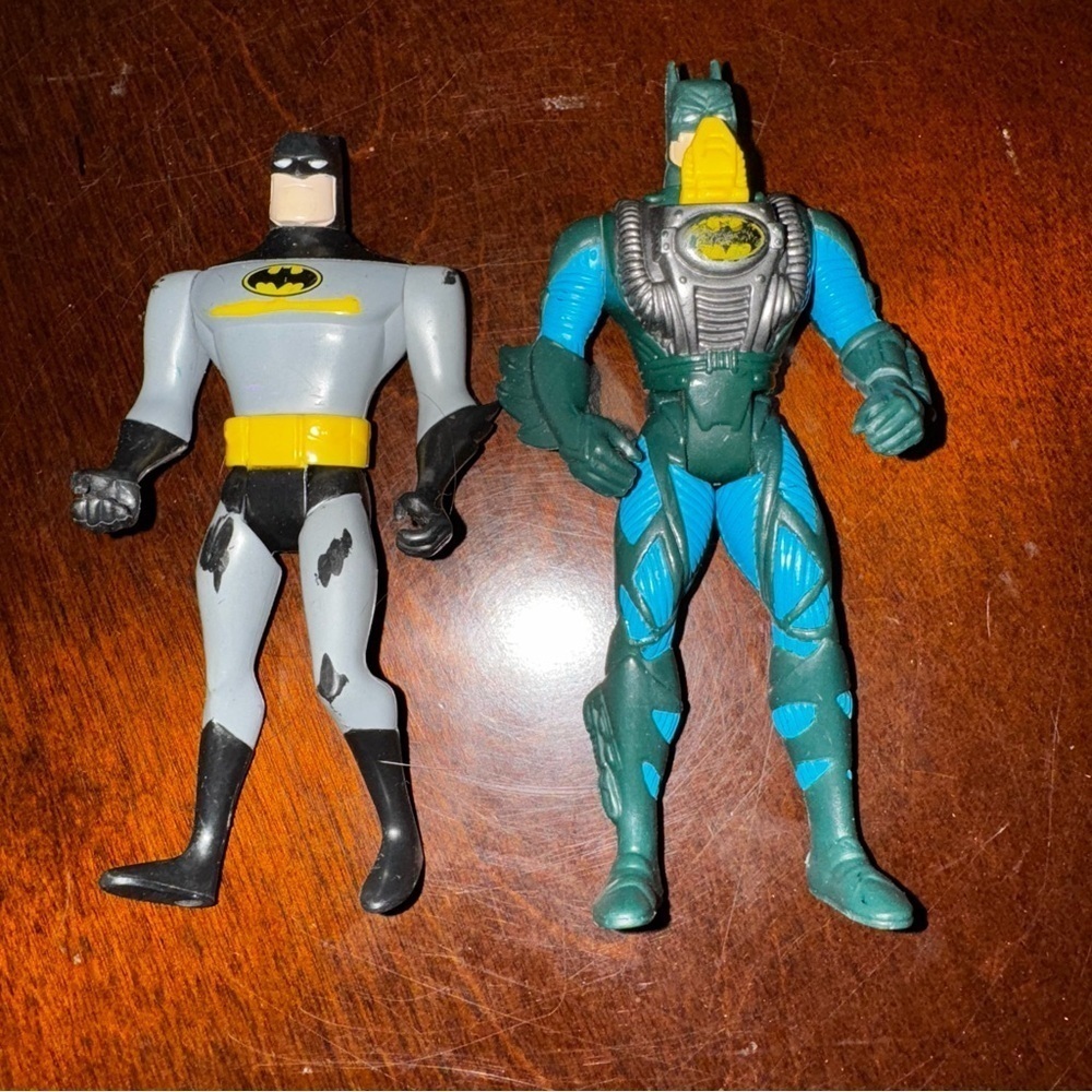 Vtg Batman 1998 Kenner DC Comics Grey Bat Suit Action Figure, Loose + Another